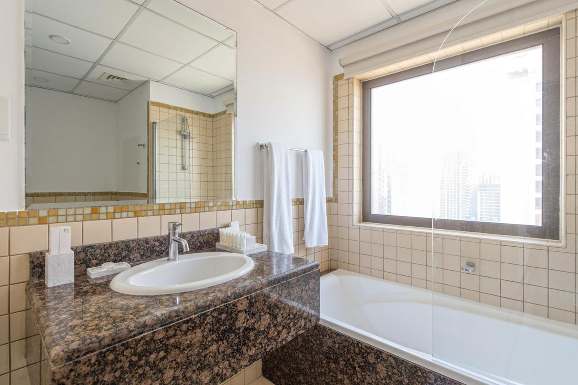 Stunning Marina & Sea View 4 Bedroom Apartment, Murjan 6 Jumeriah Beach Dubai Exterior photo